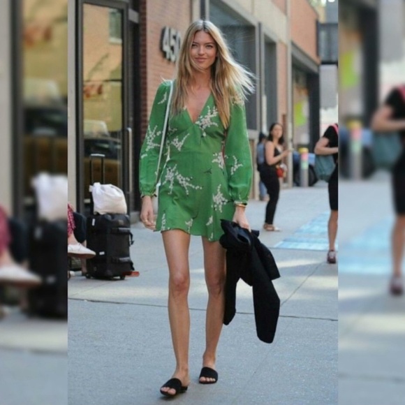 Realisation Par The Kate Loving Green Chic Green Floral Mini Dress size M - Picture 1 of 11